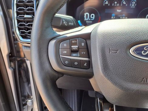 Used 2024 Ford Ranger Lariat w/ Trailer Tow Package image 12