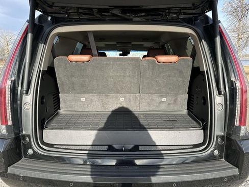 Used 2017 Cadillac Escalade Premium Luxury image 27