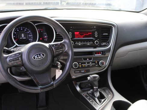Used 2015 Kia Optima LX image 32