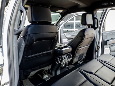 Used 2025 Ford F150 Lariat w/ Equipment Group 501A Mid image 33