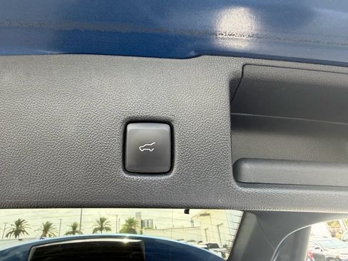Used 2022 Ford Escape Titanium AWD/4WD image 15