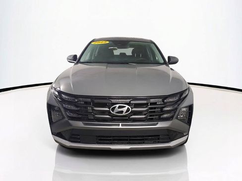 Used 2025 Hyundai Tucson SE FWD image 3
