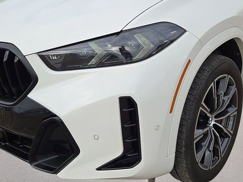 Used 2026 BMW X6 xDrive40i AWD/4WD image 9