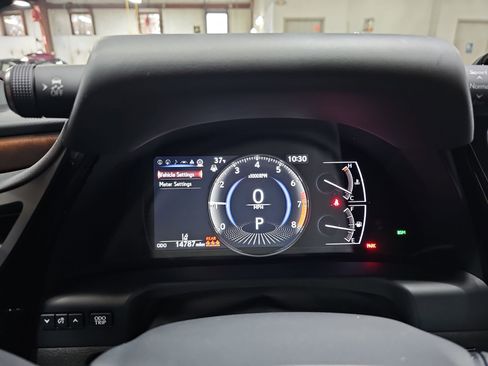 Used 2025 Lexus ES 350 Ultra Luxury image 19