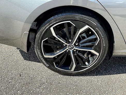 Used 2023 Nissan Altima 2.5 SR image 9