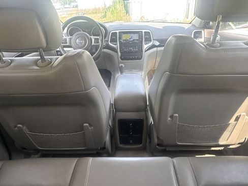 Used 2013 Jeep Grand Cherokee Laredo AWD/4WD image 23
