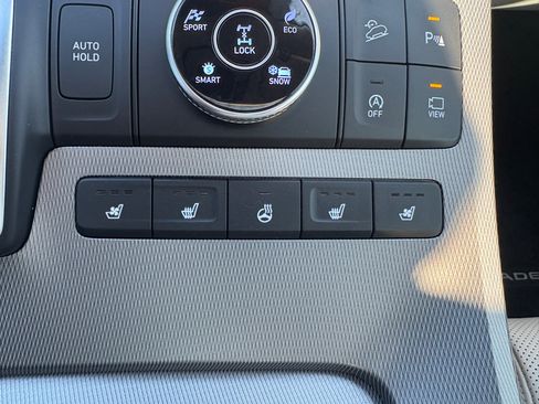 Used 2021 Hyundai Palisade Calligraphy image 24