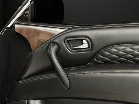 Used 2018 INFINITI QX80 4WD w/ Deluxe Technology Package image 42