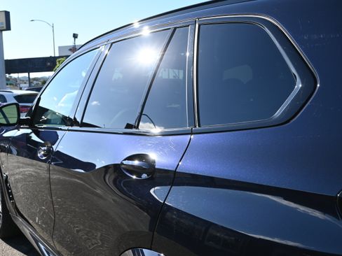 Used 2024 BMW X5 xDrive50e w/ M Sport Package AWD/4WD image 40