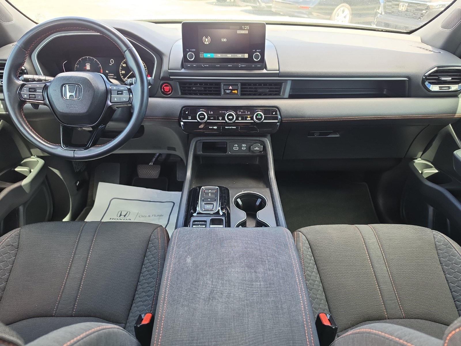 Used 2025 Honda Pilot Sport image 9