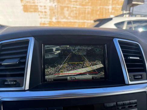 Used 2015 Mercedes-Benz ML 350 4MATIC image 23