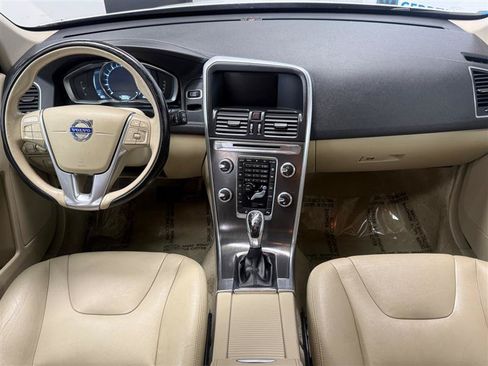 Used 2015 Volvo XC60 T5 AWD/4WD image 9