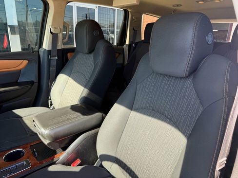 Used 2014 Chevrolet Traverse LT image 20