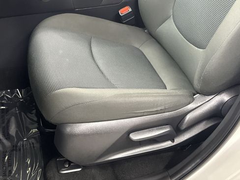 Used 2025 Toyota RAV4 LE AWD/4WD image 26