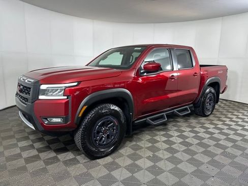 Certified 2025 Nissan Frontier PRO-4X image 7