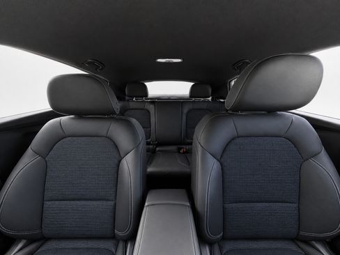 Used 2025 Buick Envista Preferred FWD image 18