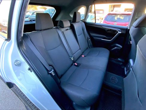 Used 2022 Toyota RAV4 LE image 17