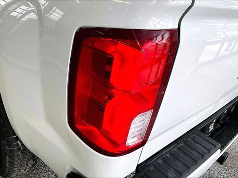 Used 2017 Chevrolet Silverado 1500 LTZ Z71 image 32