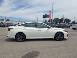 Used 2024 Nissan Altima 2.0 SR FWD video 2
