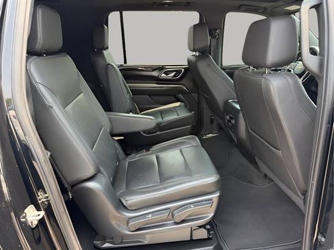 Used 2022 Chevrolet Suburban LT w/ LT Signature Package RWD image 39