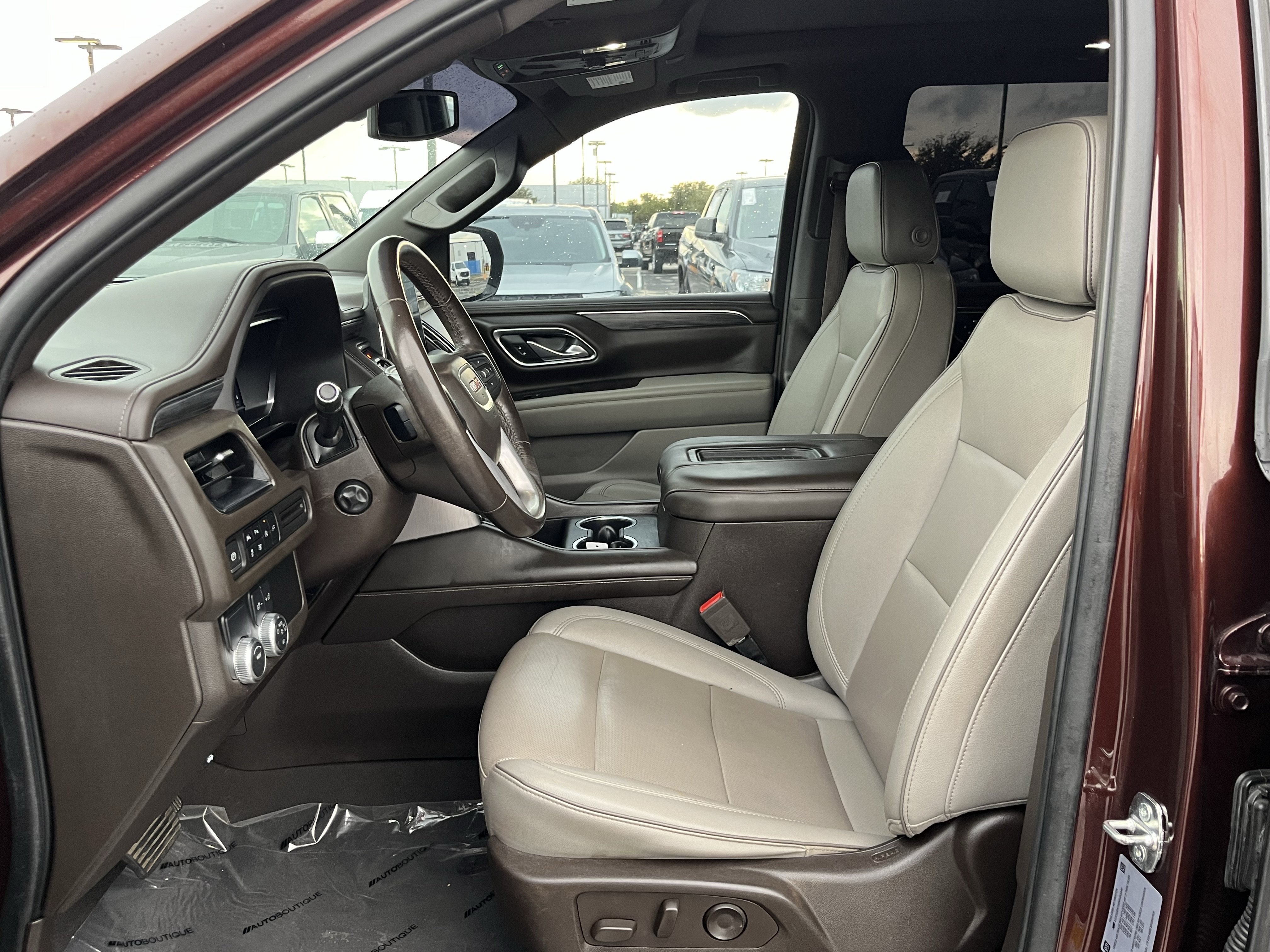 Used 2022 GMC Yukon SLT w/ SLT Premium Package RWD image 30