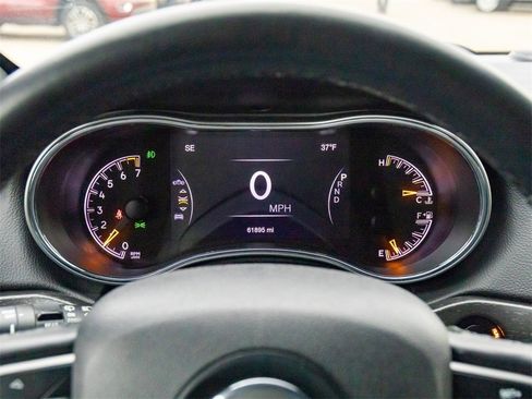 Used 2018 Jeep Grand Cherokee Laredo image 38