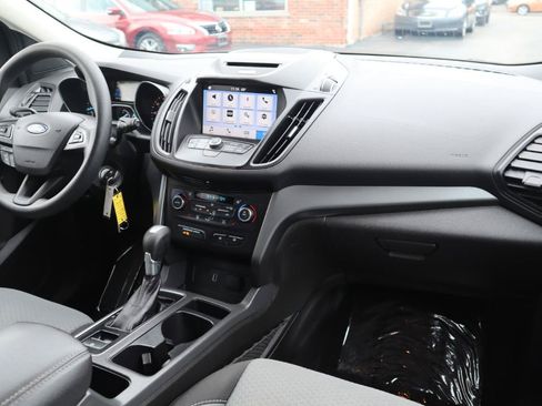 Used 2017 Ford Escape SE w/ Equipment Group 201A AWD/4WD image 10