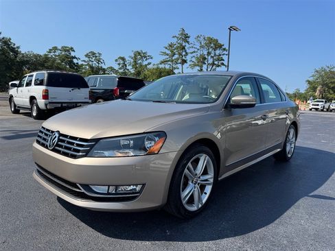 Used 2015 Volkswagen Passat 1.8T SEL Premium FWD image 4