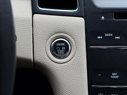 Used 2018 Ford Taurus SEL w/ Equipment Group 201A image 29