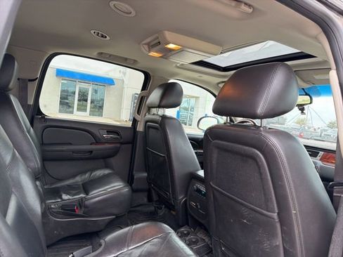Used 2013 Chevrolet Suburban LTZ image 5