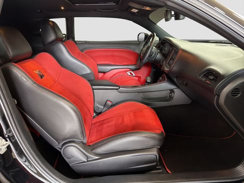 Used 2022 Dodge Challenger R/T Scat Pack RWD image 7