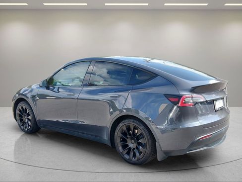 Used 2021 Tesla Model Y Long Range AWD/4WD image 3