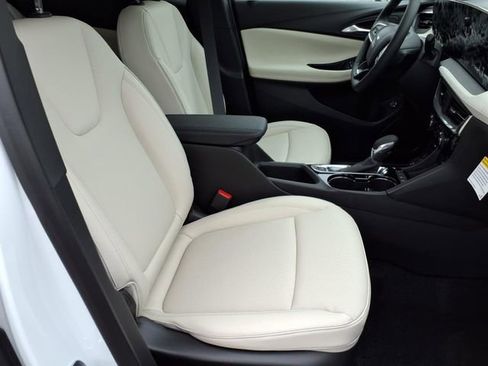 Used 2025 Buick Encore GX Sport Touring w/ Comfort Package image 25