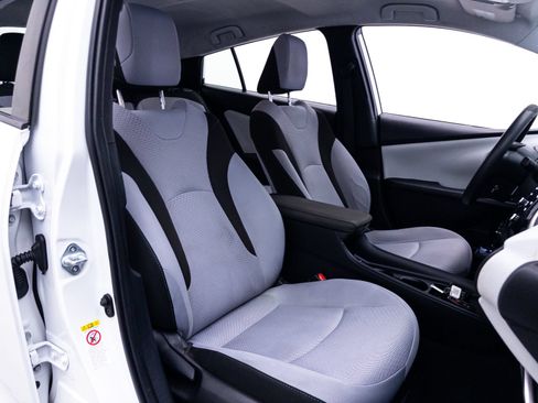 Used 2022 Toyota Prius LE FWD image 34