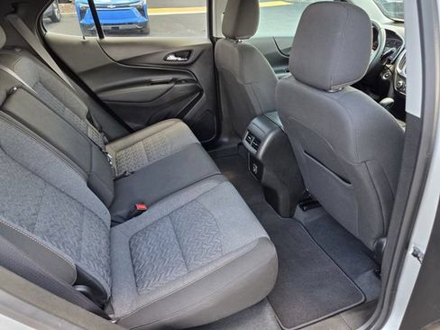 Used 2022 Chevrolet Equinox LT FWD image 16