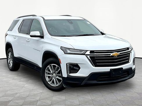 Used 2023 Chevrolet Traverse LT FWD image 3
