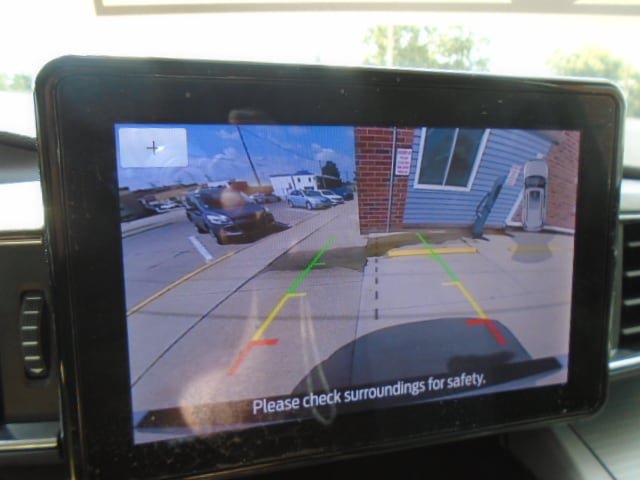 Used 2023 Ford Explorer XLT w/ Equipment Group 202A AWD/4WD image 19