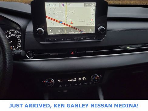 Used 2024 Mitsubishi Outlander image 10