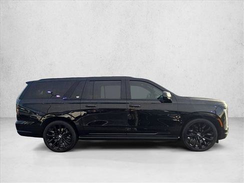 Used 2025 Cadillac Escalade ESV Sport Platinum w/ LPO, ONYX Package AWD/4WD image 4