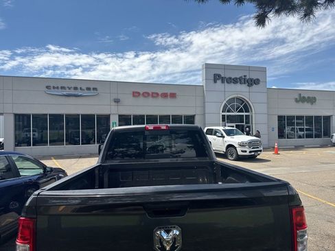 Used 2024 RAM 2500 Tradesman w/ Chrome Appearance Group AWD/4WD image 11