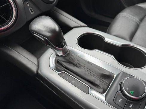 Used 2022 Chevrolet Blazer LT FWD image 19