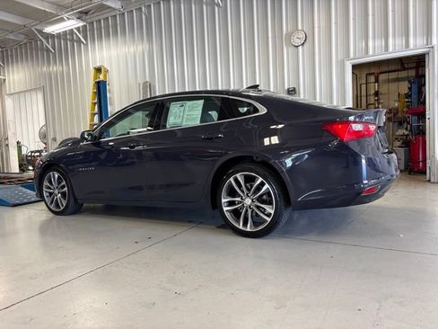 Used 2025 Chevrolet Malibu LT FWD image 3