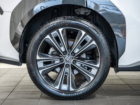 Used 2023 Toyota bZ4X Limited image 18