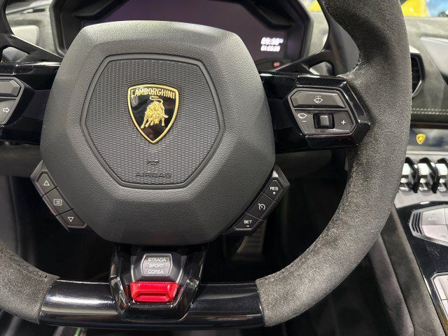 Used 2017 Lamborghini Huracan LP 610-4 AWD/4WD image 94