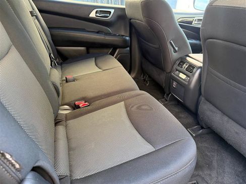 Used 2018 Nissan Pathfinder S AWD/4WD image 25