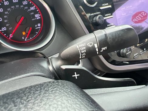 Used 2018 Toyota Camry XSE FWD image 38