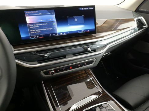 Used 2026 BMW X7 xDrive40i AWD/4WD image 47
