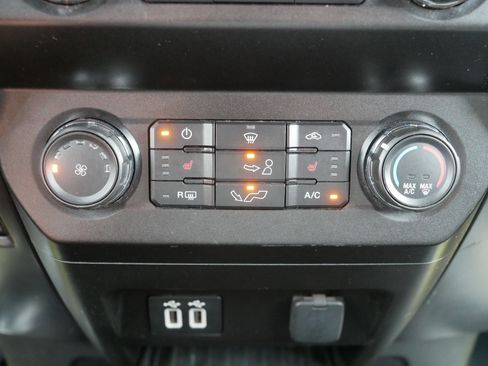Used 2020 Ford F150 XLT w/ Equipment Group 302A Luxury AWD/4WD image 23