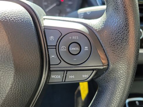 Used 2025 Toyota Corolla LE image 20