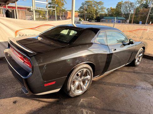 Used 2009 Dodge Challenger R/T image 13
